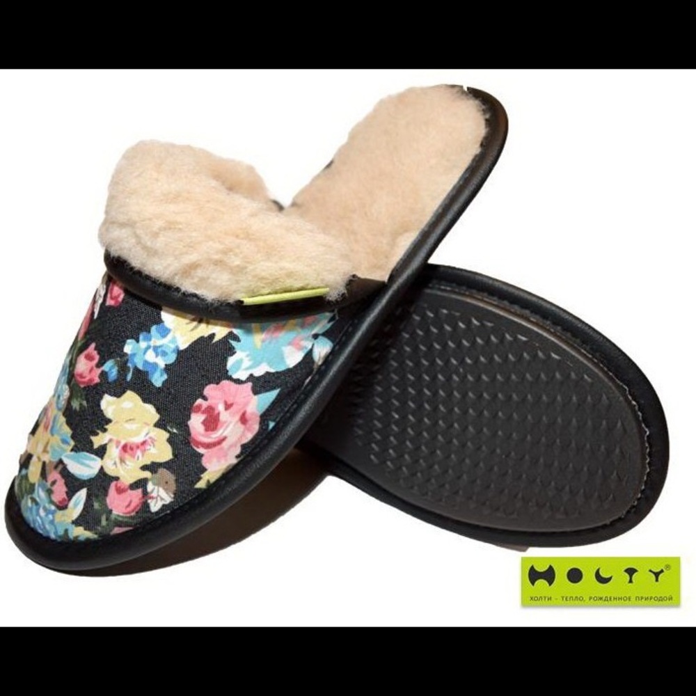 100% Merino Wool slippers. New!